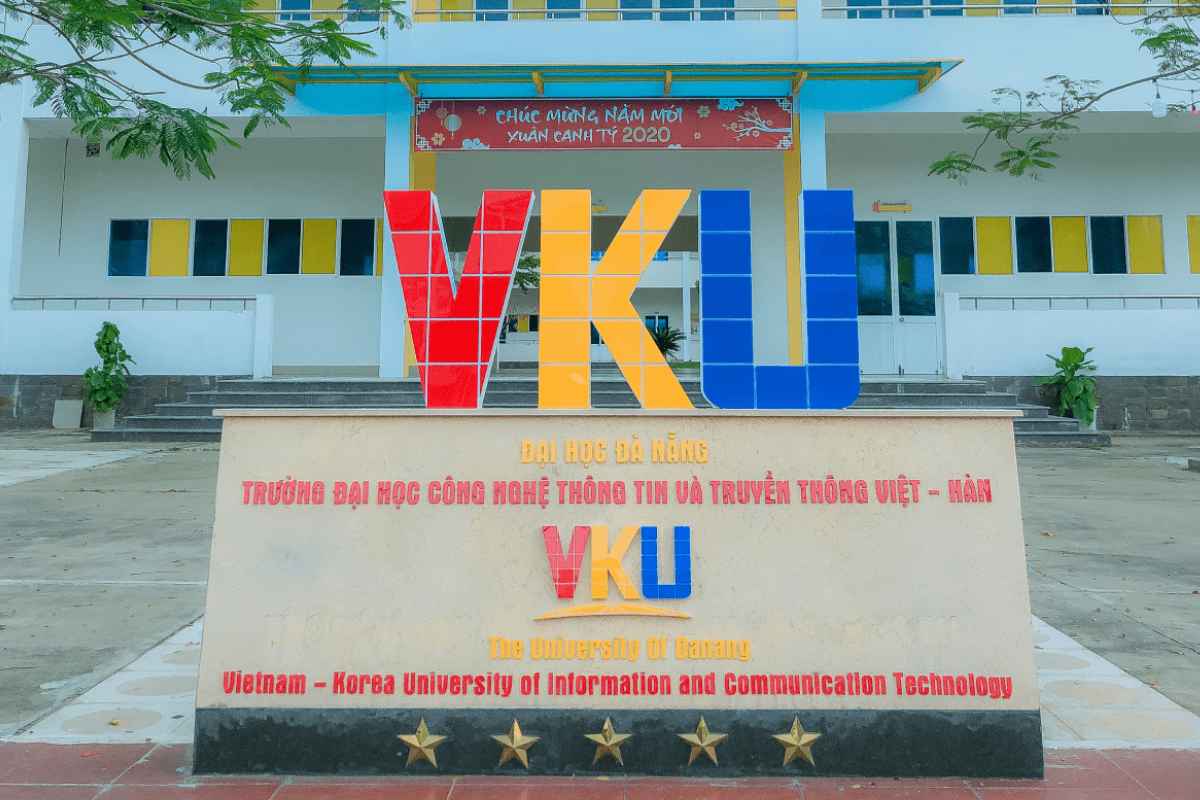 Đại học công nghệ thông tin Đà Nẵng: điểm chuẩn và học phí